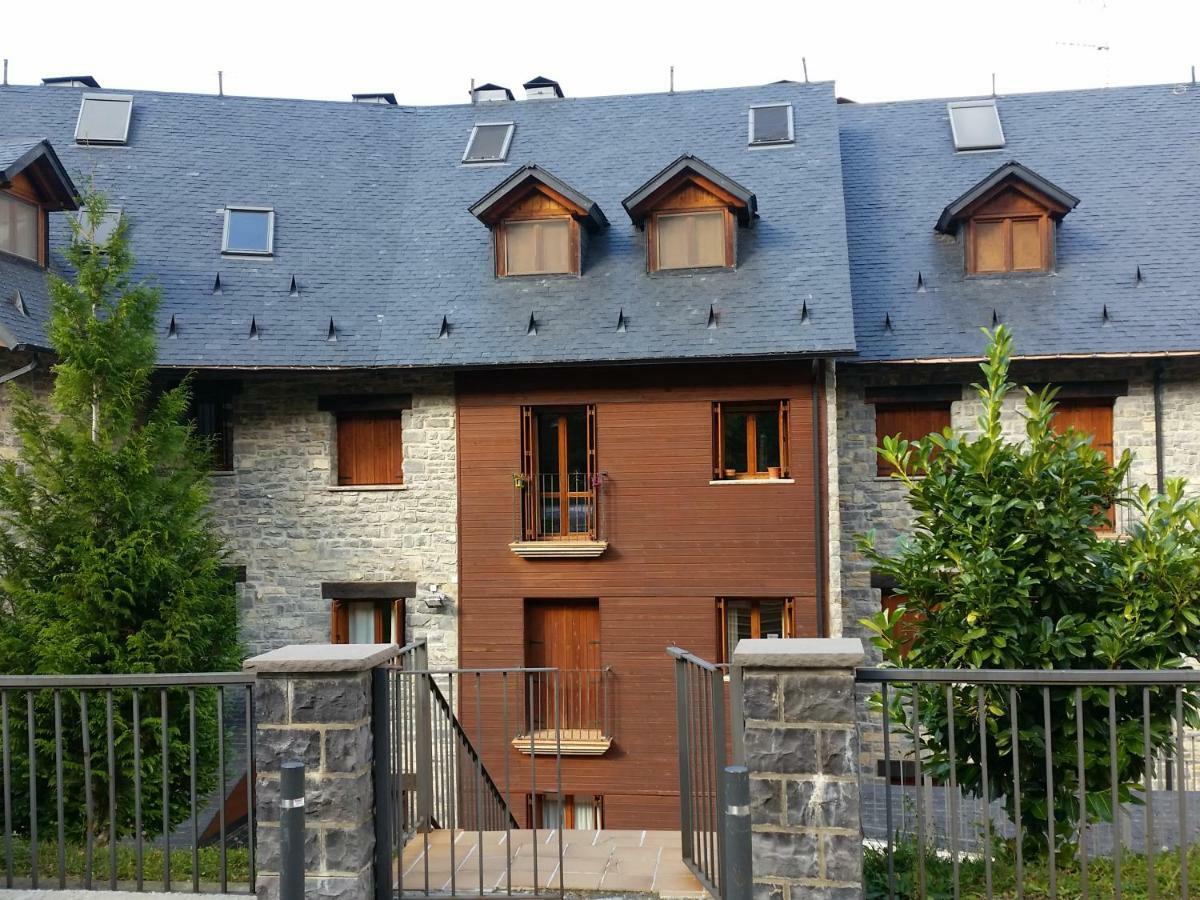 Appartement Edif. La Corona à El Pueyo de Jaca Extérieur photo