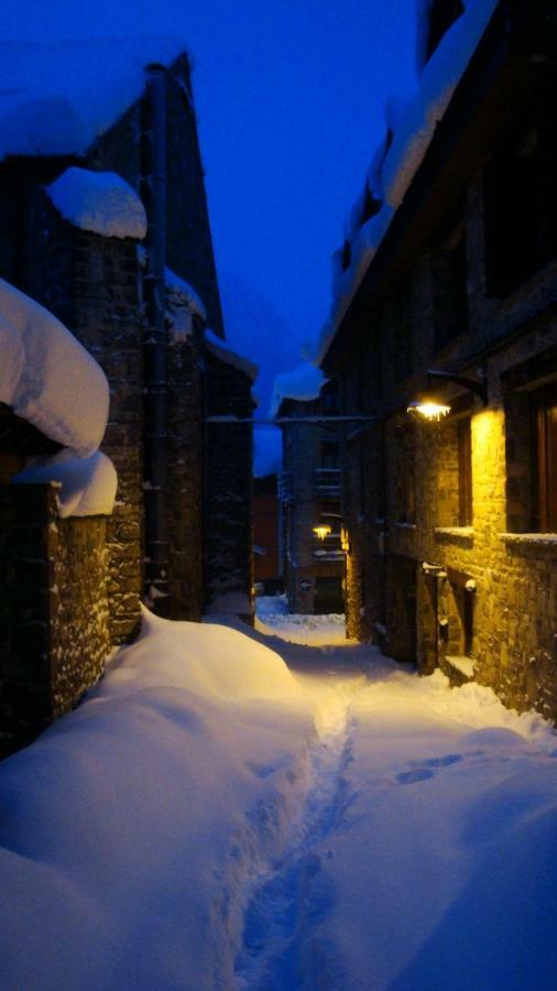 Edif. La Corona El Pueyo de Jaca Extérieur photo